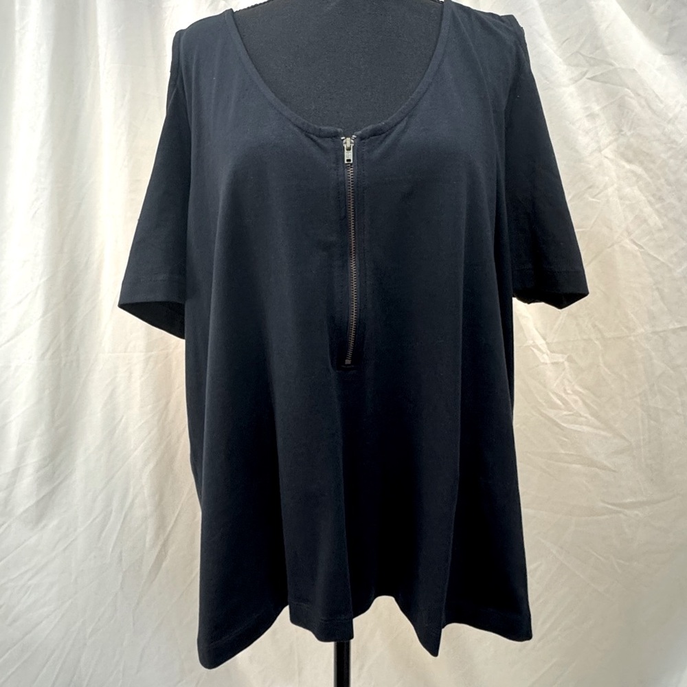 VENUS NWOT Zipper Front Cold Shoulder Top